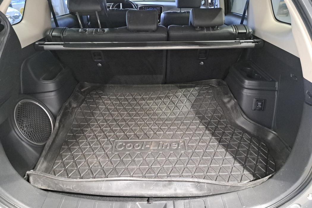 MITSUBISHI Outlander PHEV 2016