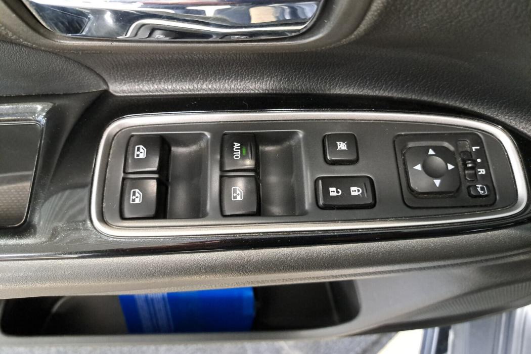 MITSUBISHI Outlander PHEV 2016