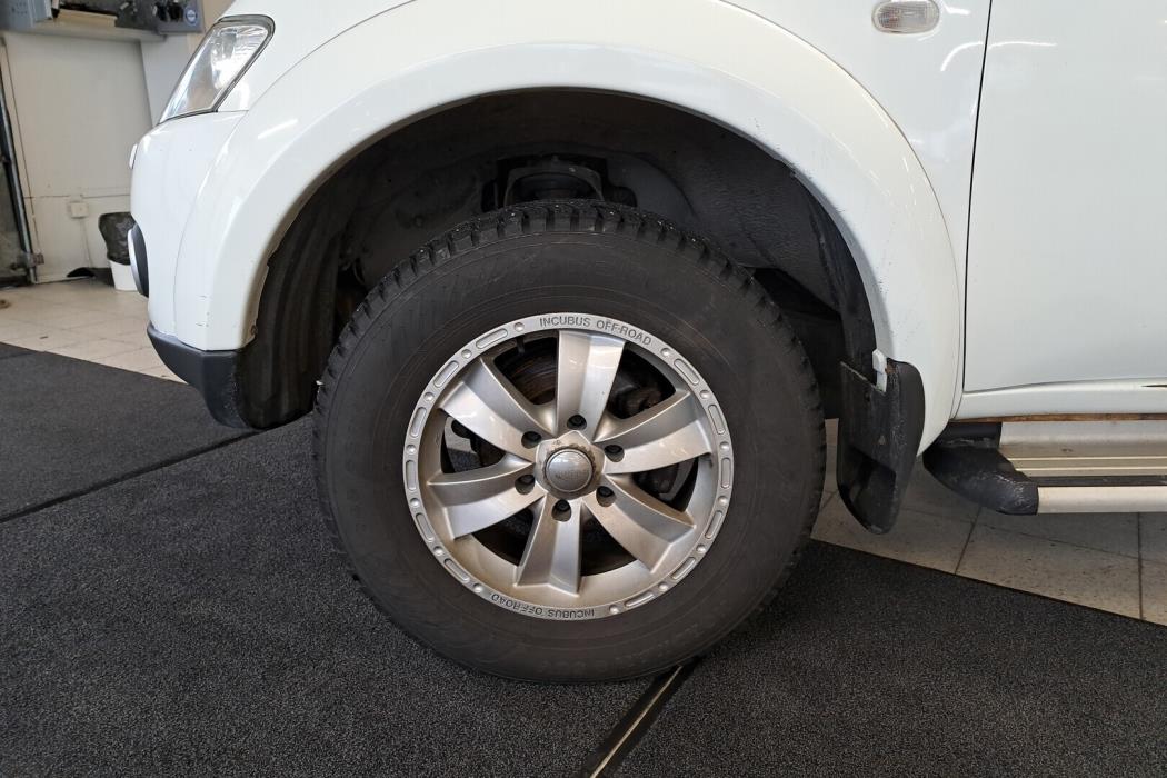 MITSUBISHI L200 2012