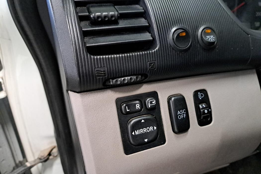 MITSUBISHI L200 2012