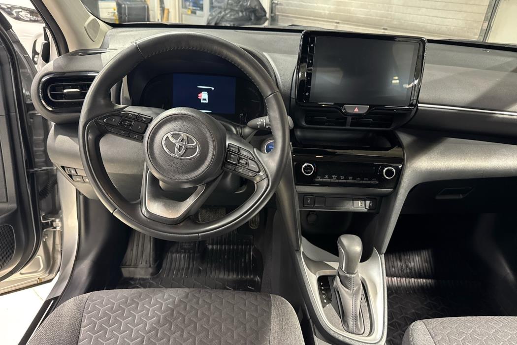 TOYOTA Yaris Cross 2023