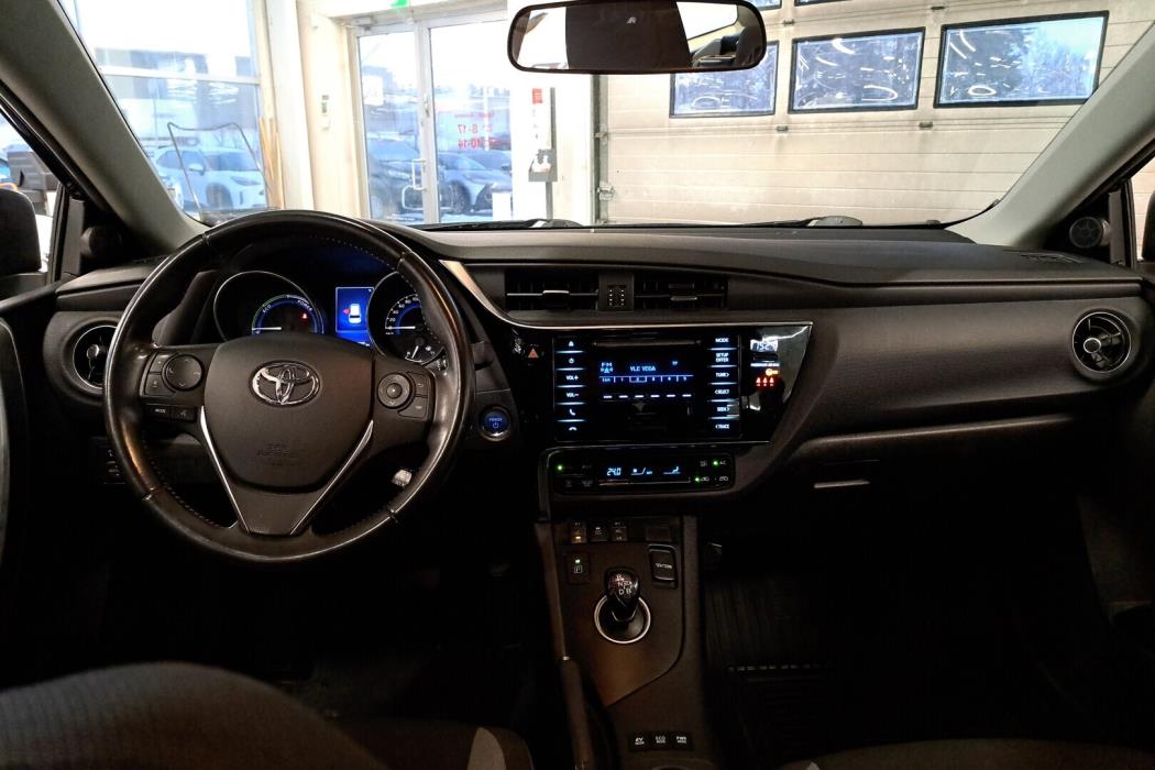 TOYOTA Auris 2017