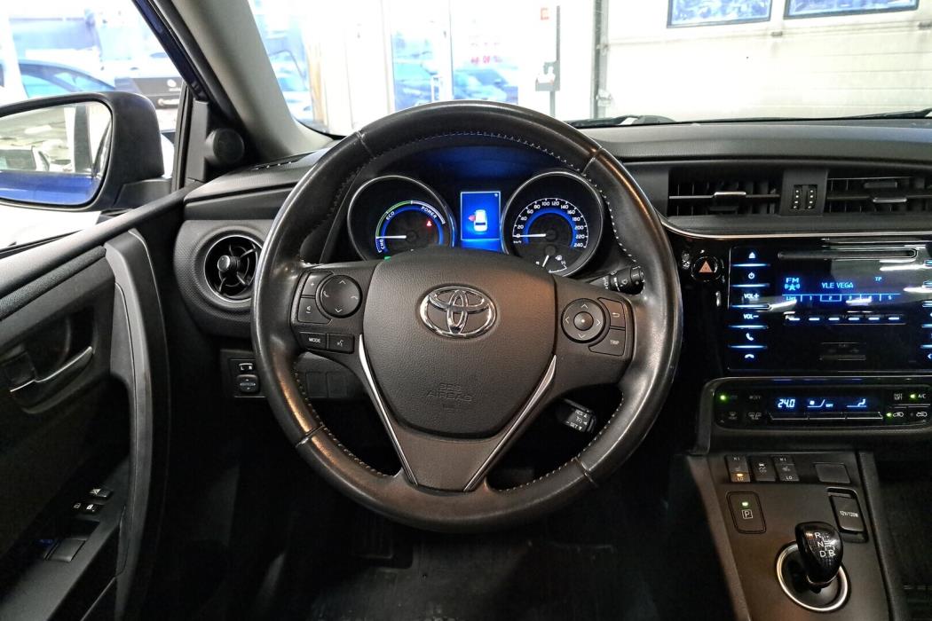 TOYOTA Auris 2017