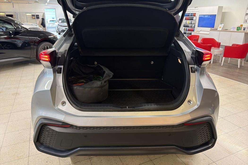 TOYOTA C-HR 2024