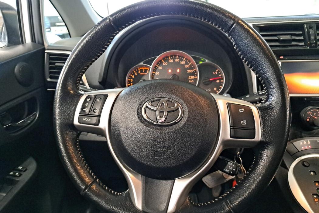 TOYOTA Verso-S 2015