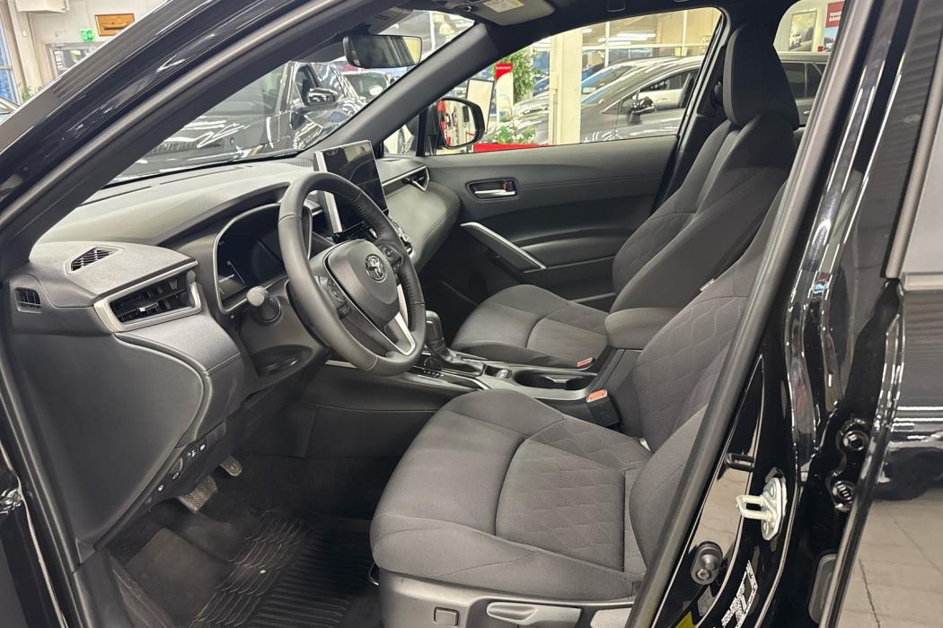 TOYOTA Corolla Cross 2025