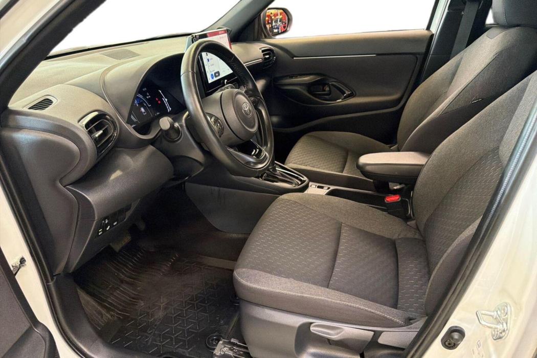 TOYOTA Yaris Cross 2025