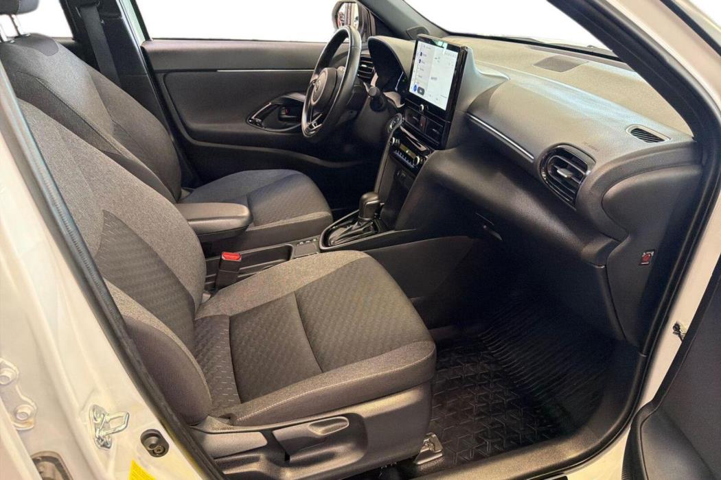 TOYOTA Yaris Cross 2025
