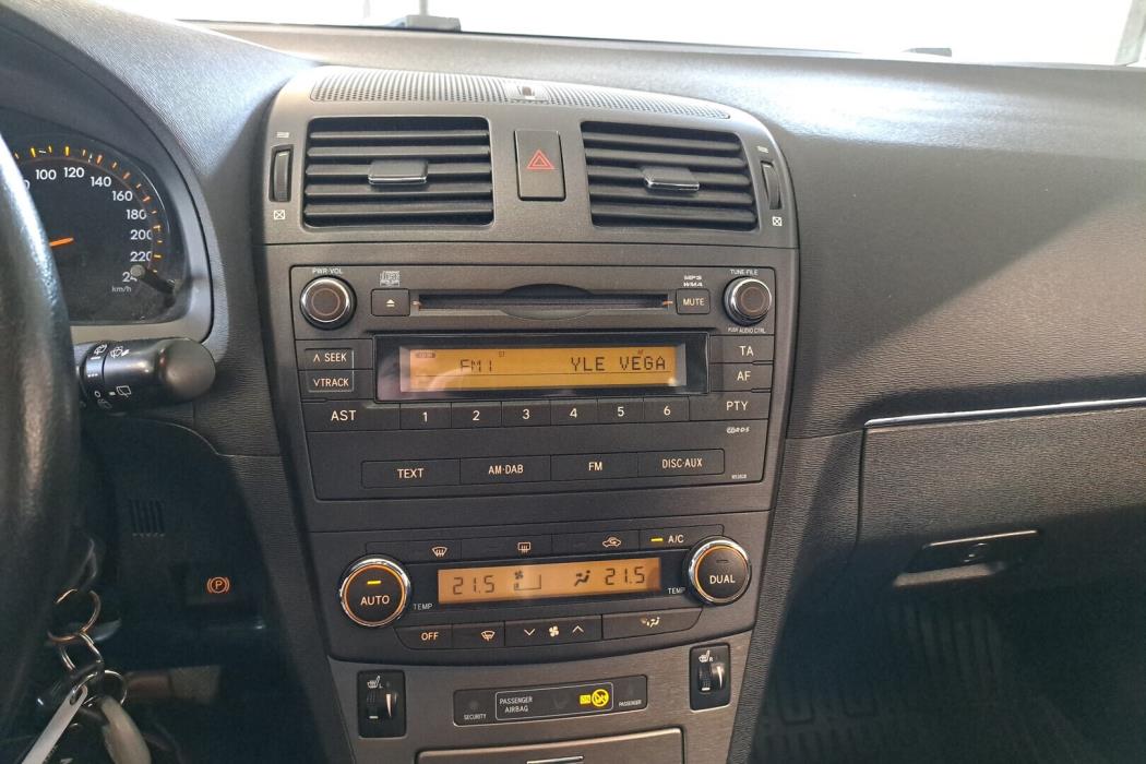 TOYOTA Avensis 2009