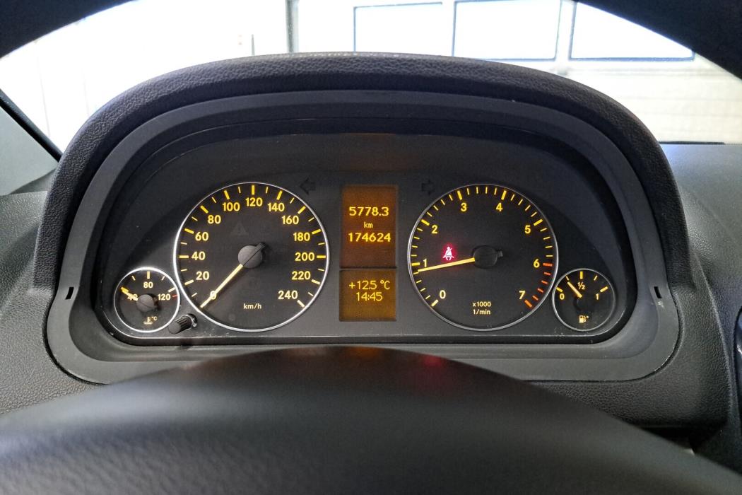 MERCEDES-BENZ A 2009