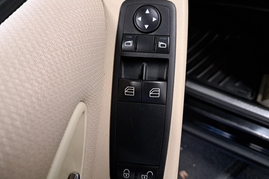 MERCEDES-BENZ A 2009