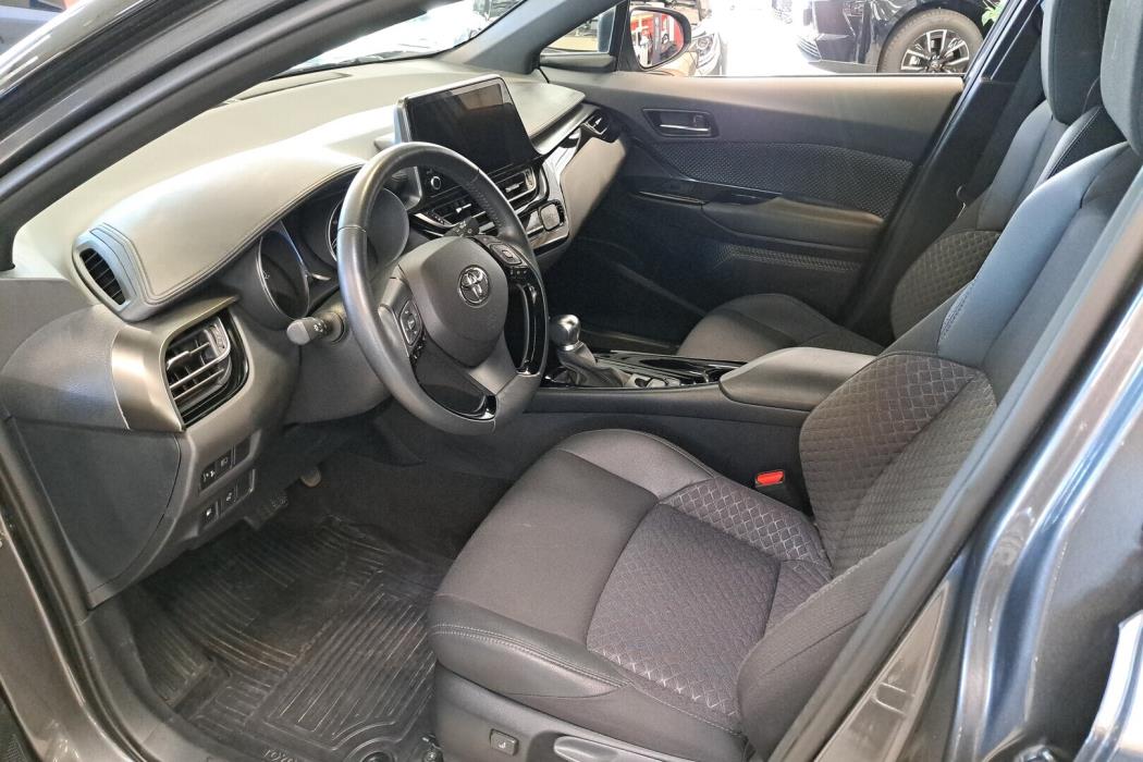 TOYOTA C-HR 2023