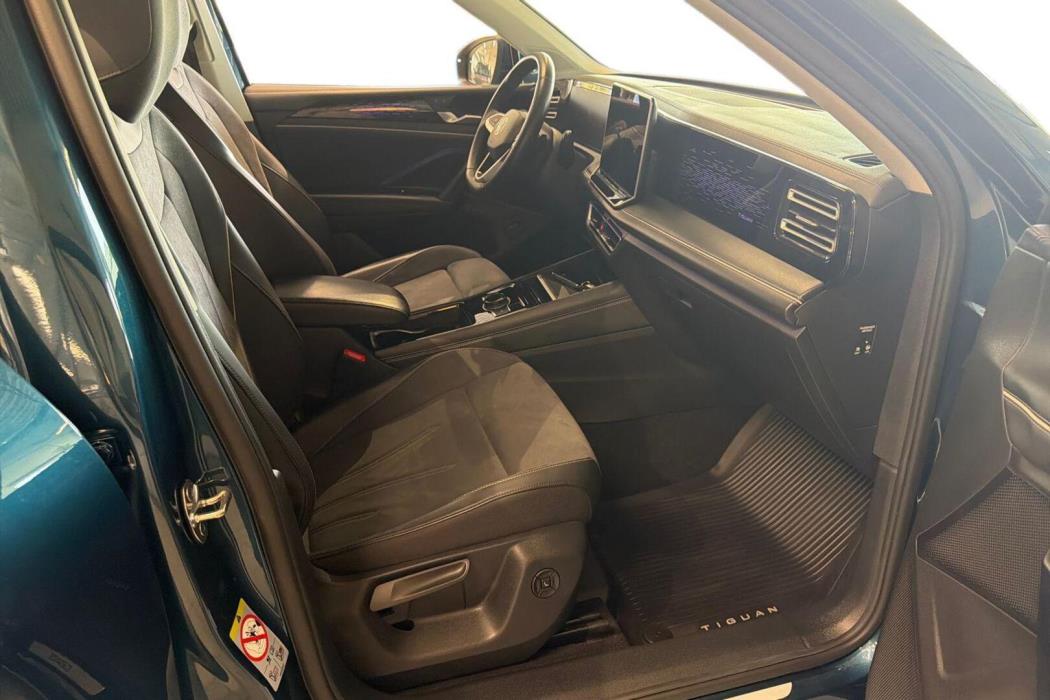 VOLKSWAGEN Tiguan 2025
