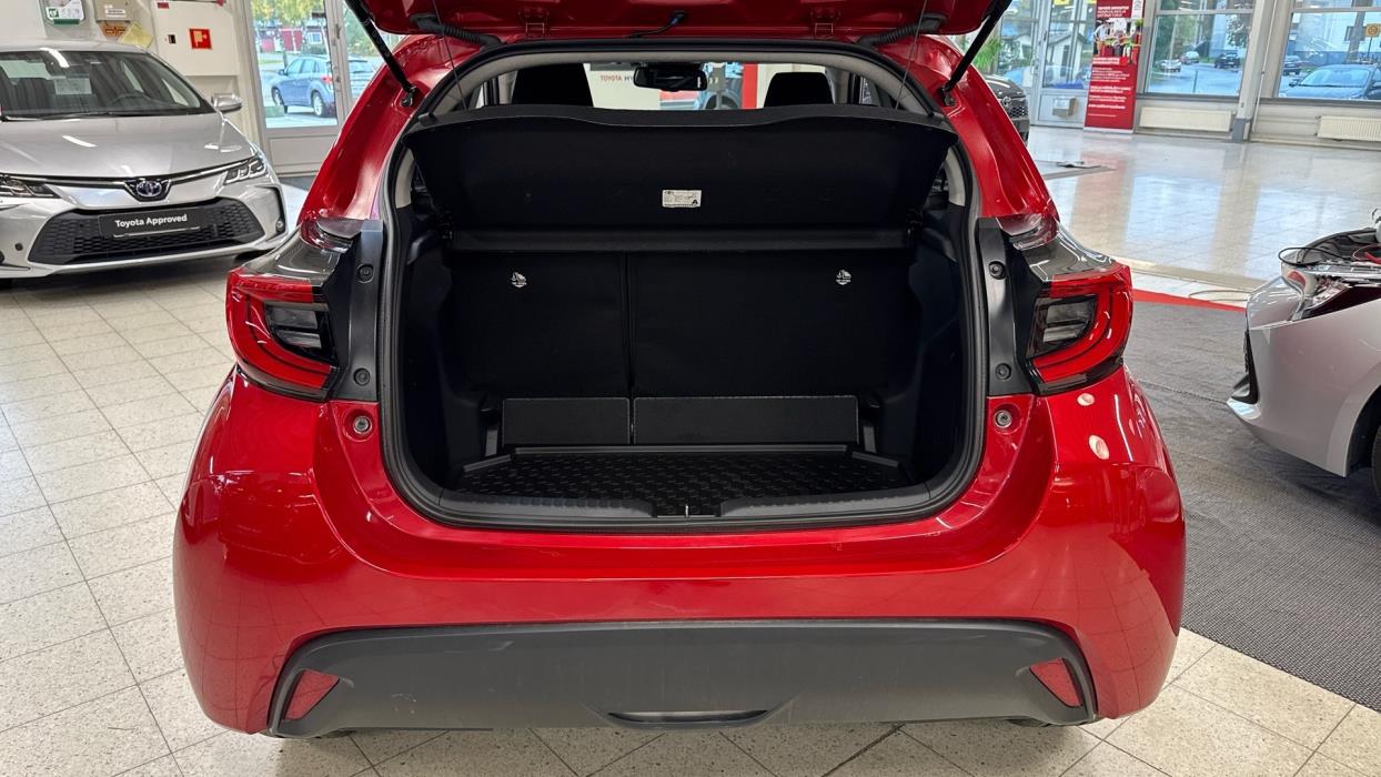 TOYOTA Yaris 2024