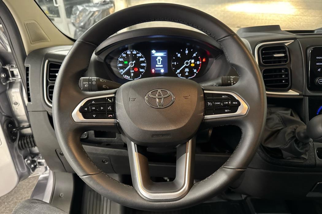 TOYOTA Proace MAX 2025