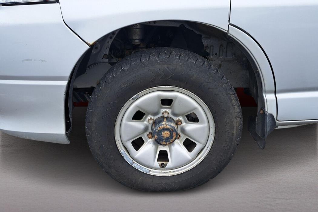 TOYOTA Hiace 2011