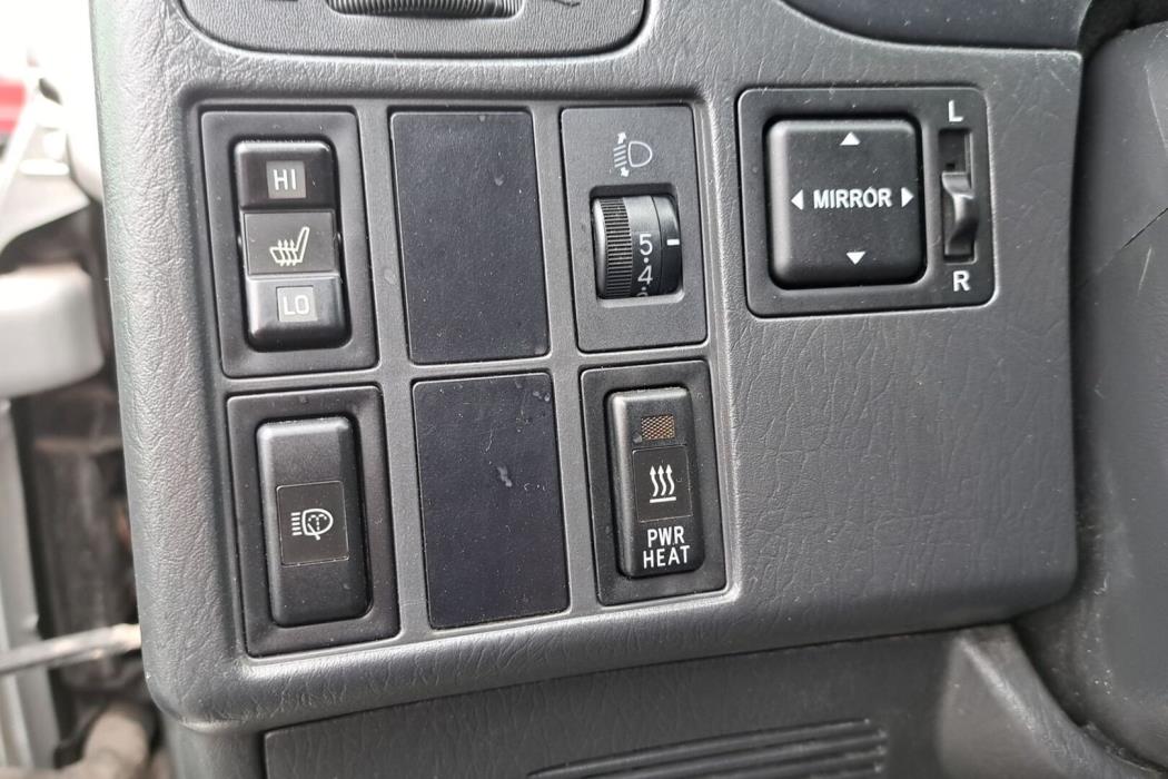 TOYOTA Hiace 2011