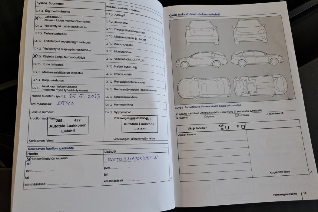 VOLKSWAGEN Polo 2012