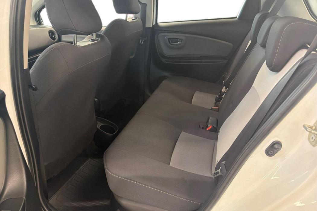 TOYOTA Yaris 2017
