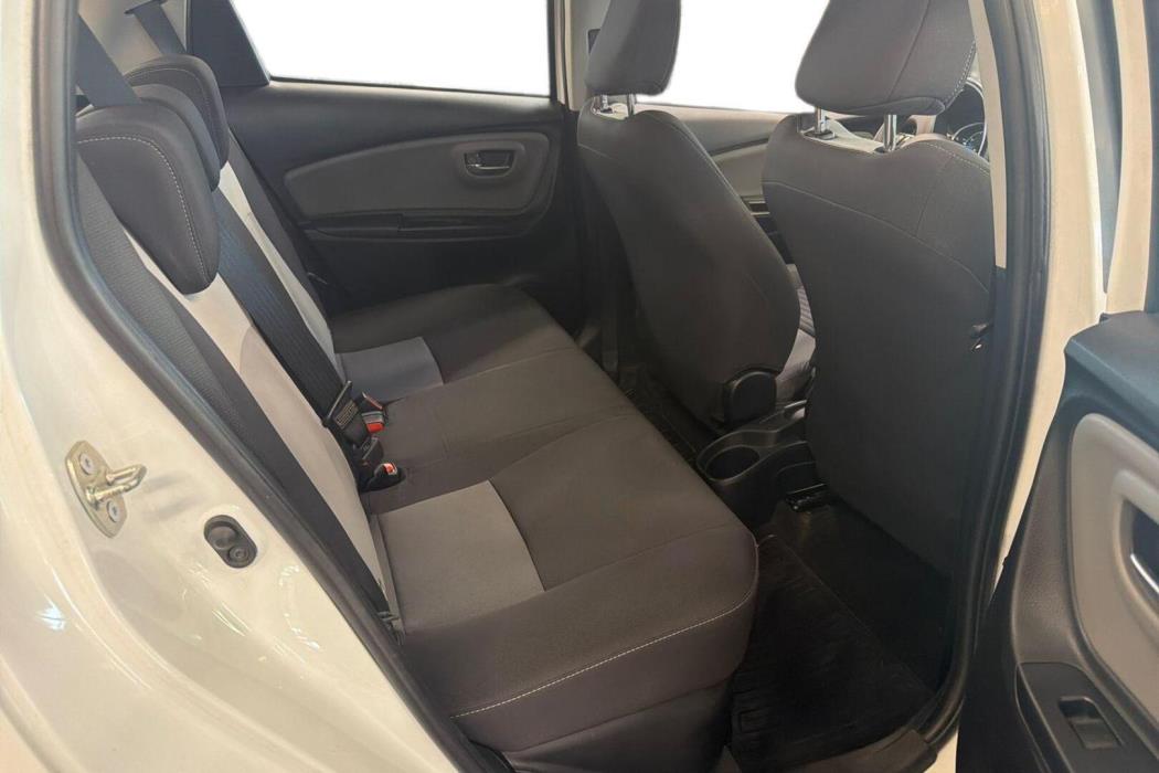 TOYOTA Yaris 2017