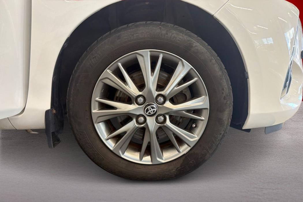 TOYOTA Yaris 2017