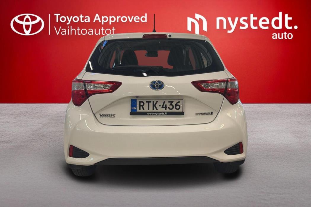 TOYOTA Yaris 2017