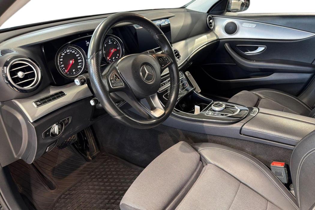 MERCEDES-BENZ E 2017