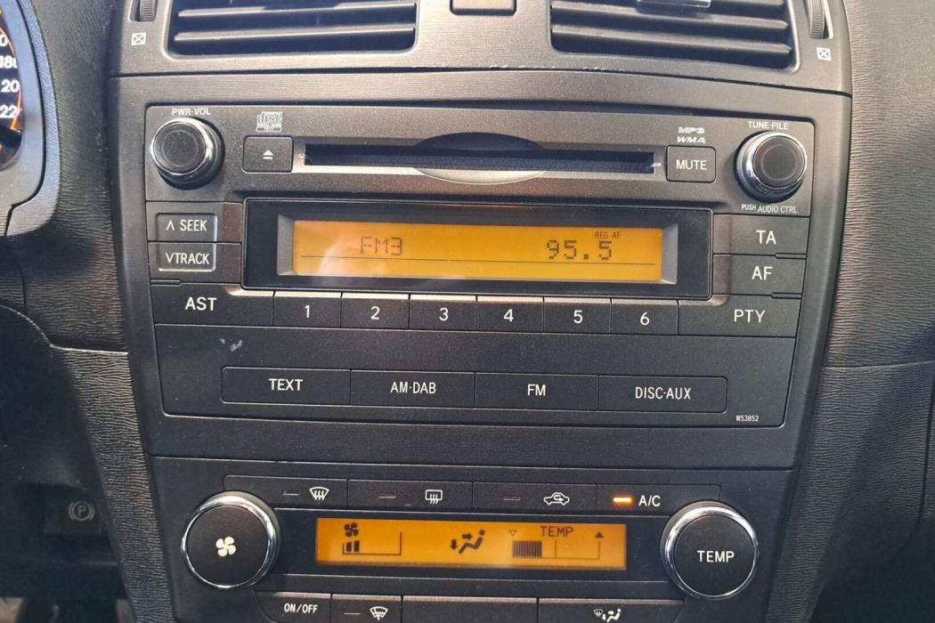TOYOTA Avensis 2011