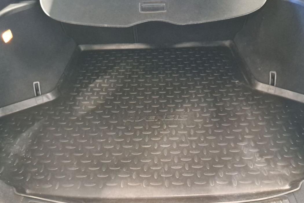 TOYOTA Avensis 2011