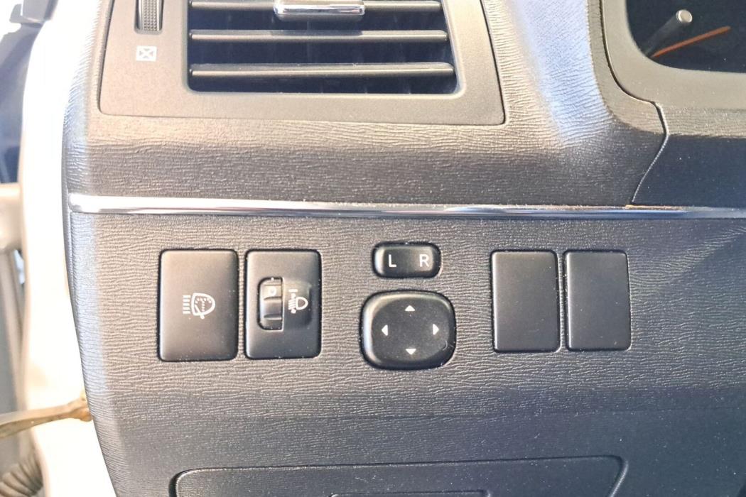 TOYOTA Avensis 2011
