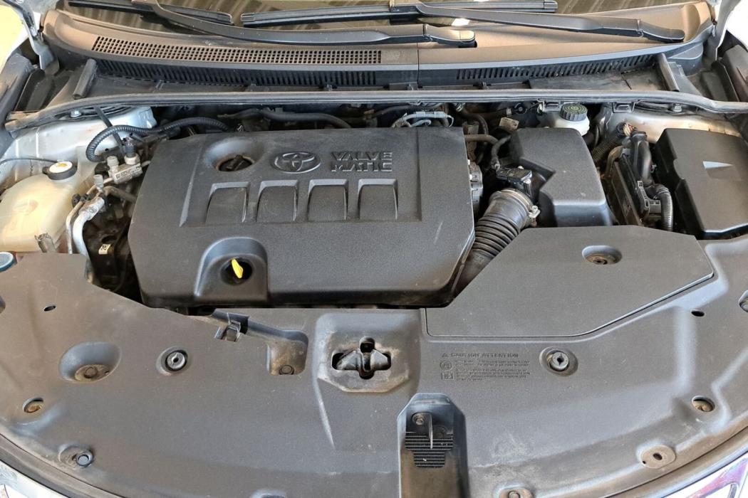 TOYOTA Avensis 2011