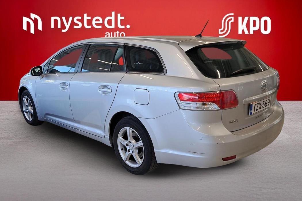 TOYOTA Avensis 2011