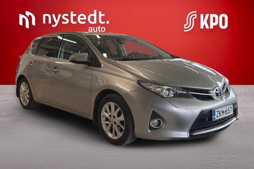 TOYOTA Auris 2015