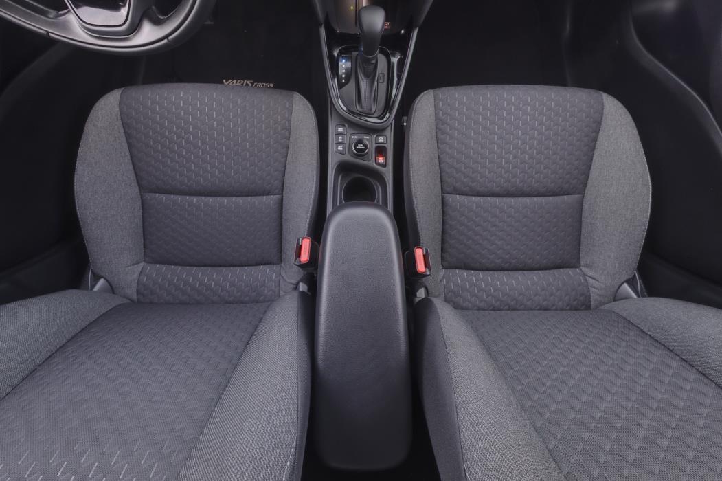 TOYOTA YARIS CROSS 2026