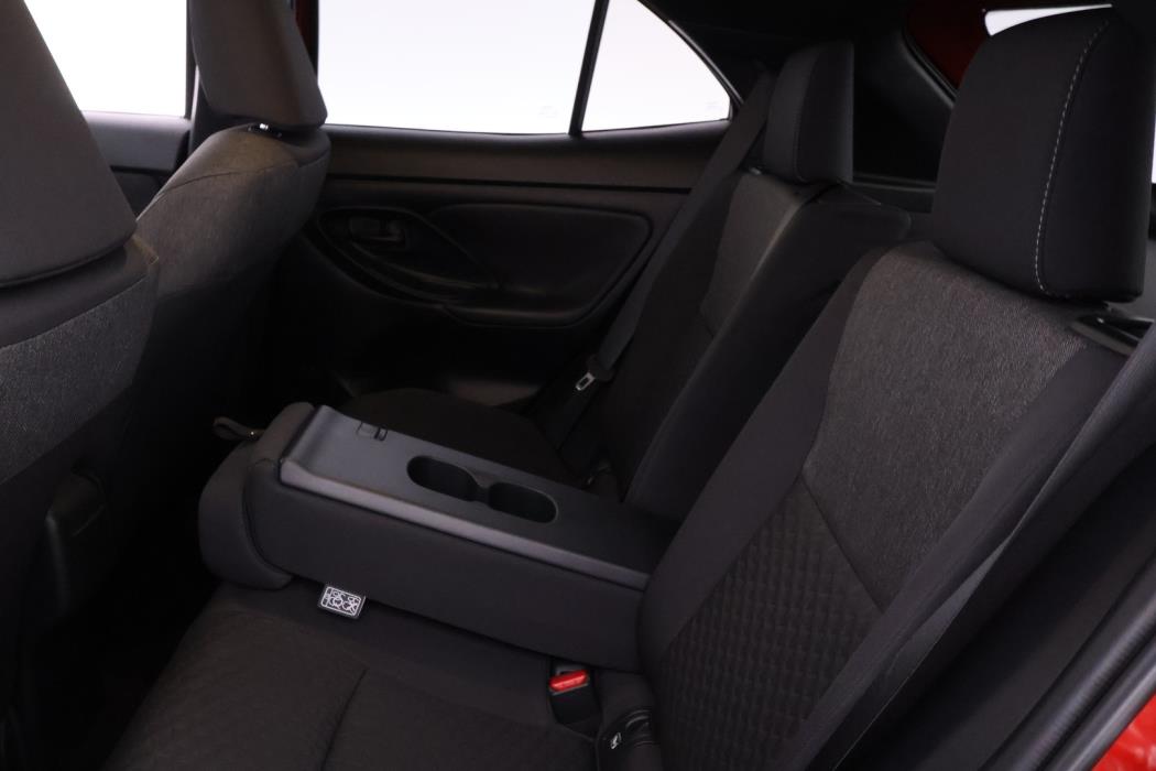 TOYOTA YARIS CROSS 2026