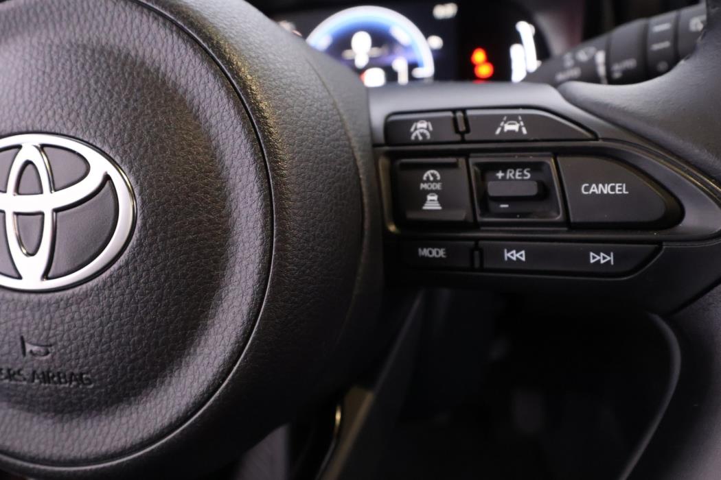 TOYOTA YARIS CROSS 2026