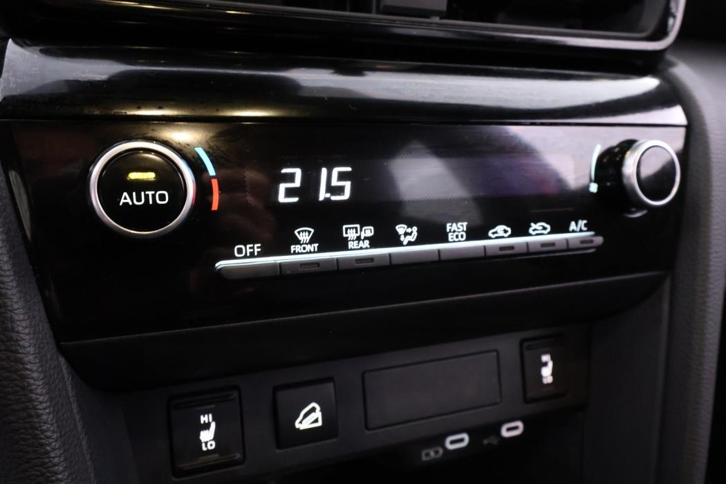 TOYOTA YARIS CROSS 2026
