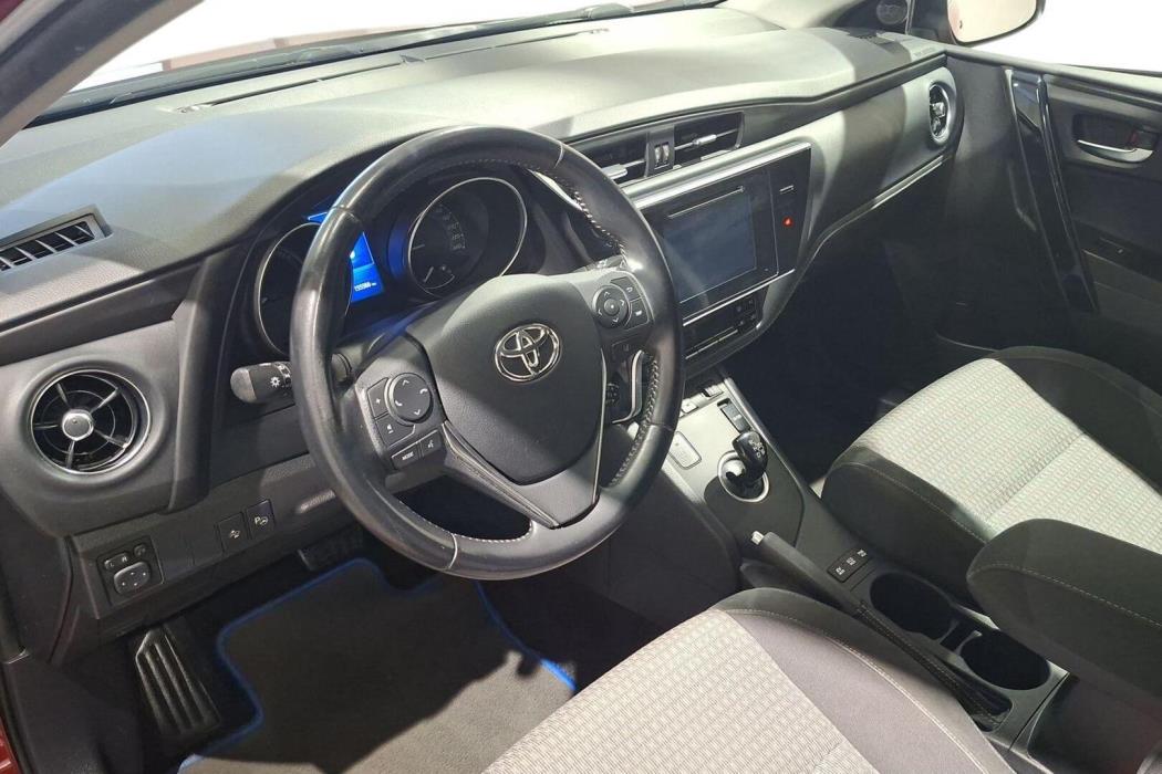 TOYOTA Auris 2017