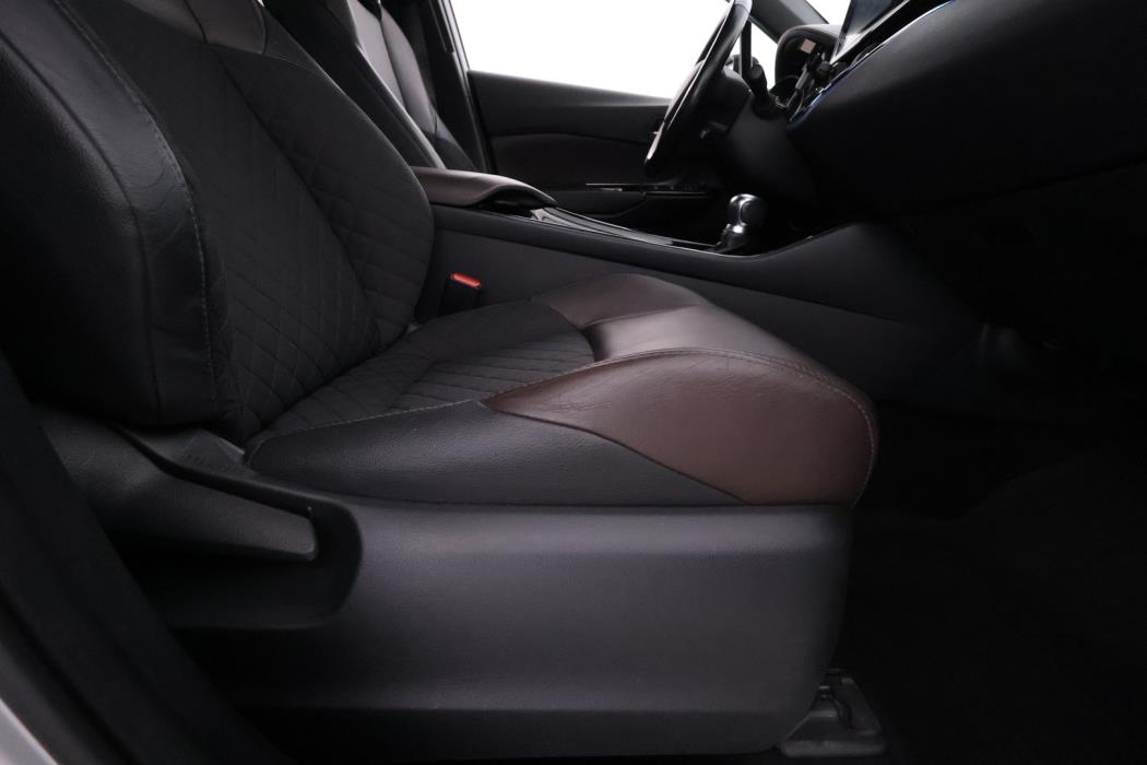 TOYOTA C-HR 2017