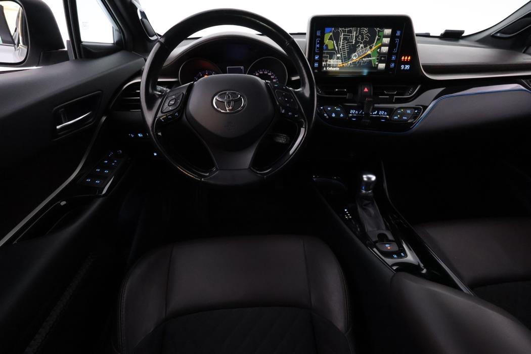 TOYOTA C-HR 2017