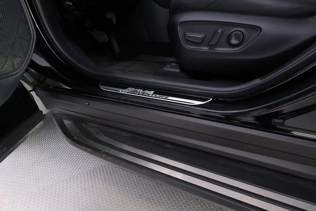TOYOTA RAV4 2023