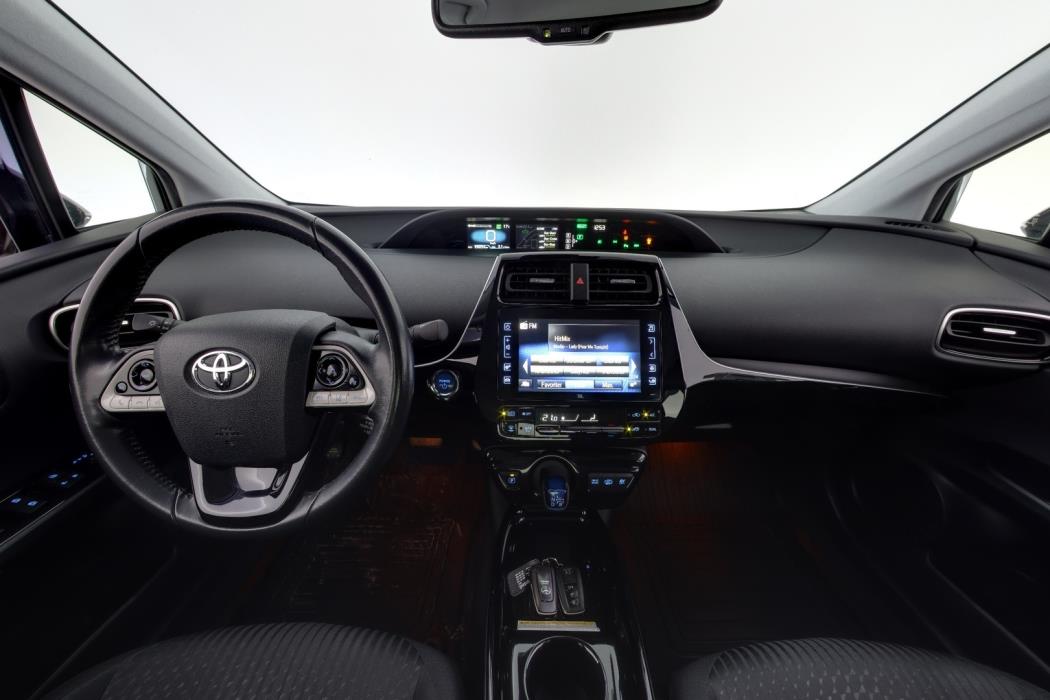 TOYOTA Prius Plug-in 2017