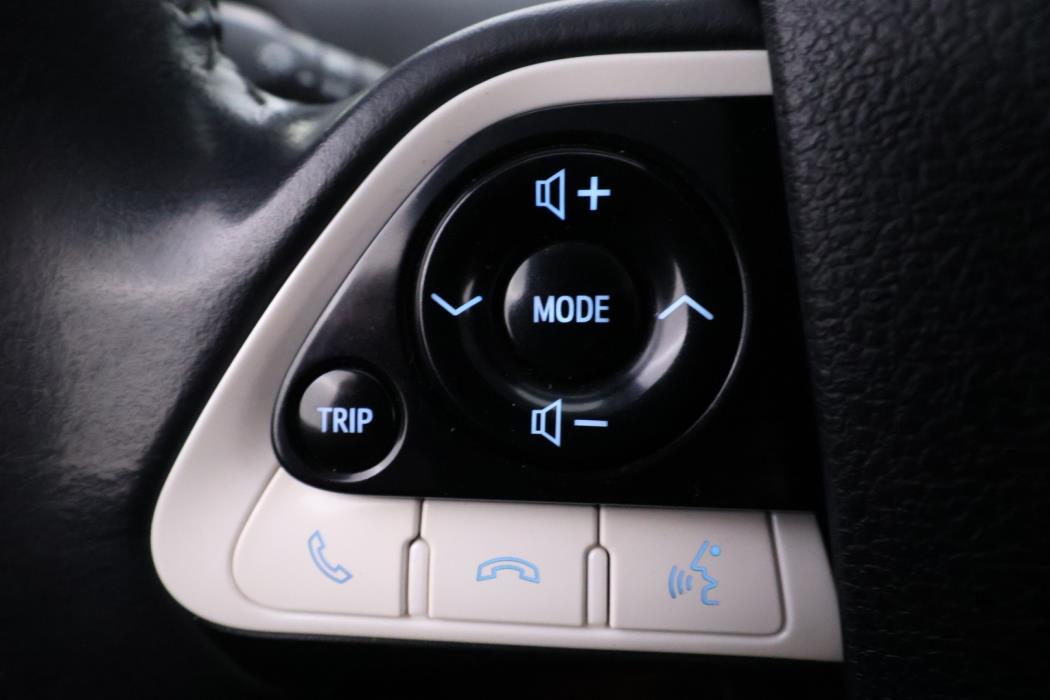 TOYOTA Prius Plug-in 2017