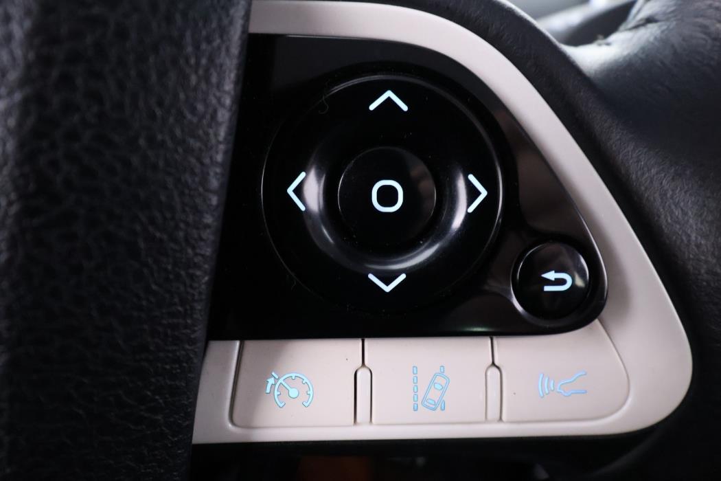 TOYOTA Prius Plug-in 2017