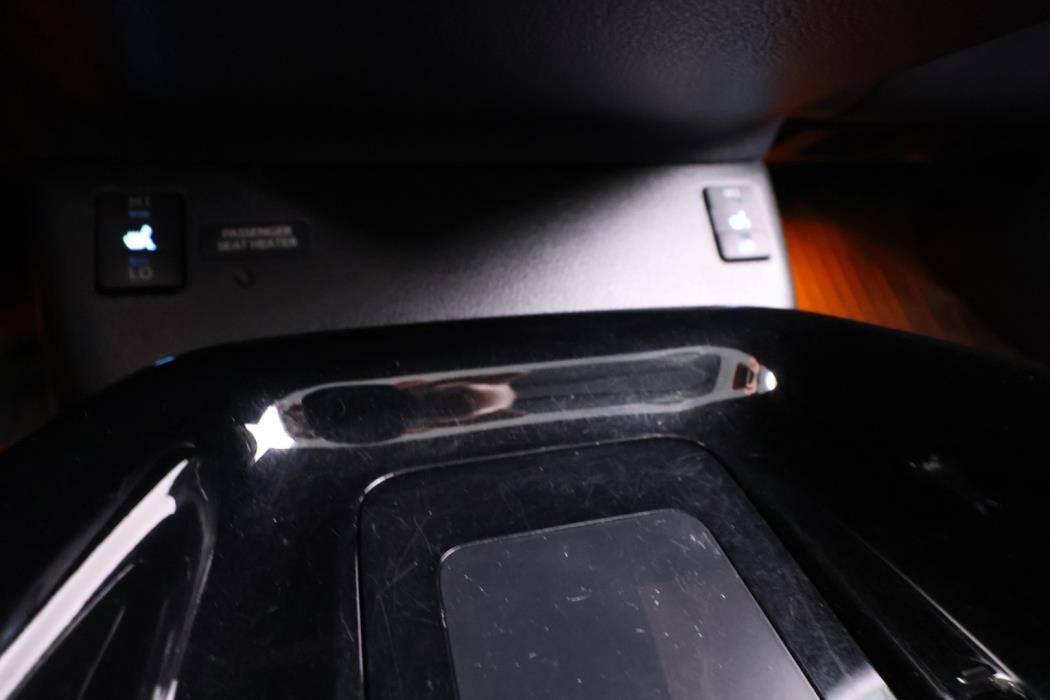 TOYOTA Prius Plug-in 2017