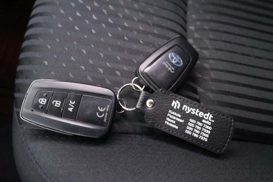 TOYOTA Prius Plug-in 2017