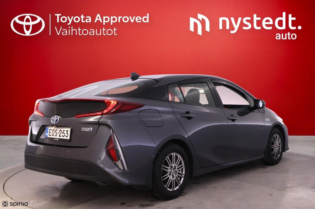 TOYOTA Prius Plug-in 2017
