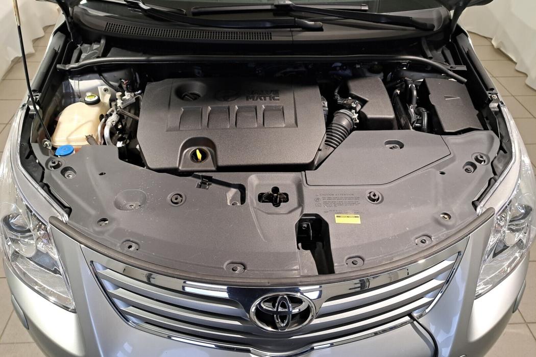 TOYOTA Avensis 2011