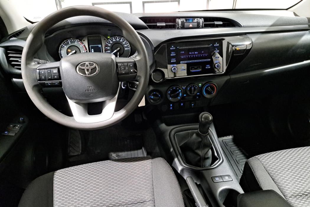 TOYOTA Hilux 2021