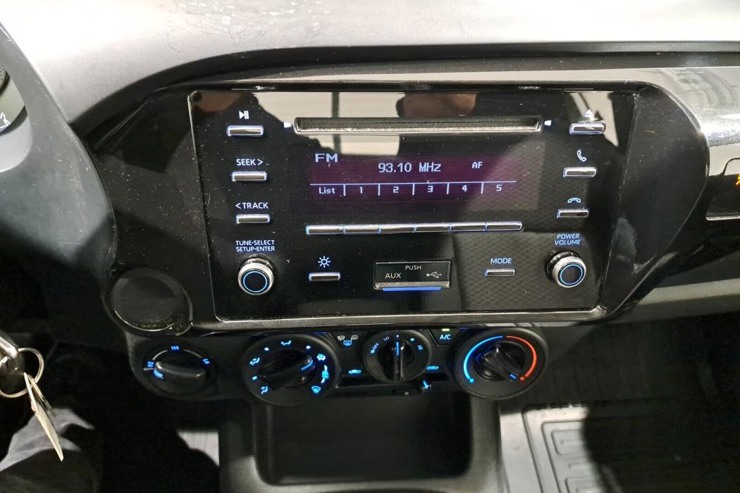 TOYOTA Hilux 2021